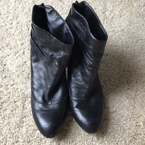 Nine West leather heeled bootie size 9.5 - Picture 2 of 9